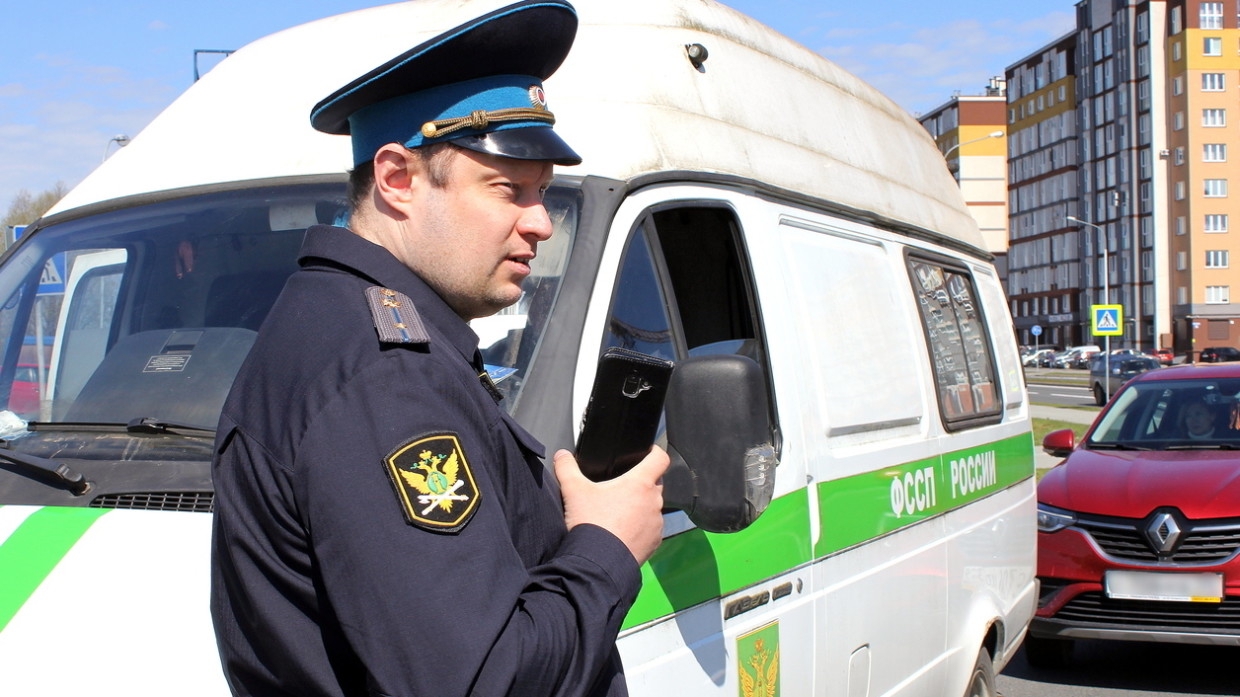 В Волгограде пристав предстанет перед судом по делу о халатности
