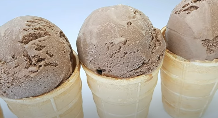 Готовим шоколадное мороженое