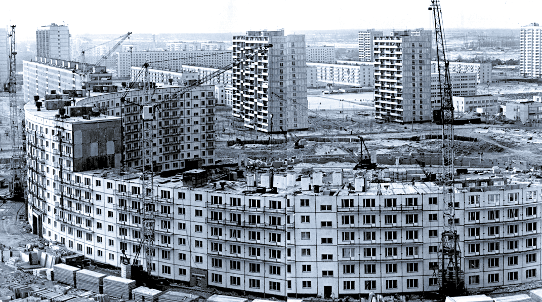 Возведение круглого дома на ул. Нежинской в Москве, 1973 г.