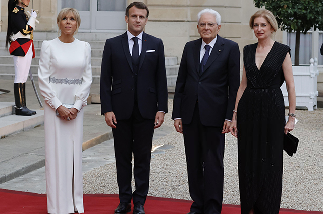 Моника Беллуччи, миллиардеры Франсуа-Анри Пино и Бернар Арно и другие встретились с президентом Франции Эммануэлем Макроном Светская жизнь