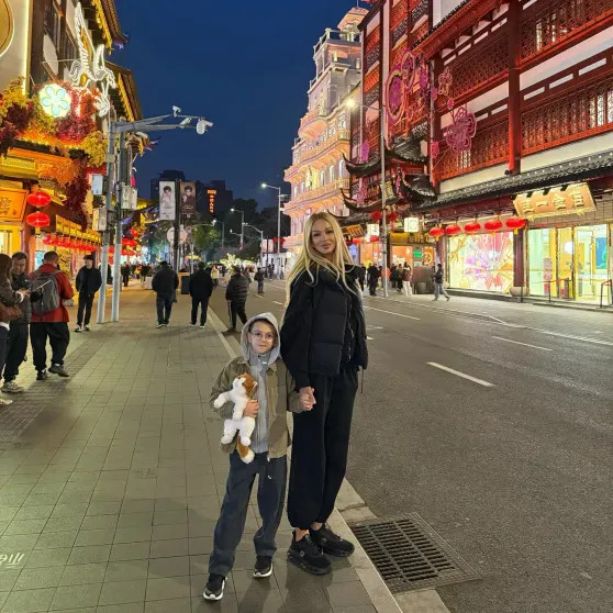 Виктория Лопырёва исполнила мечту и показала кадры из Китая с сыном