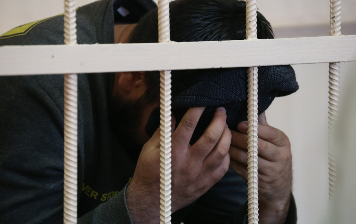 Перформанс в метро обернулся уголовным делом: как мигранты теряют российское гражданство