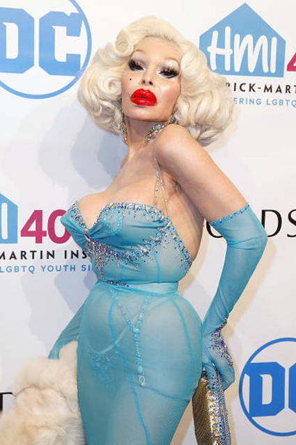 Эмбер Херд получила награду за активную поддержку ЛГБТ-сообщества Эмбер Херд получила награду за активную поддержку ЛГБТ-сообщества Звездный стиль