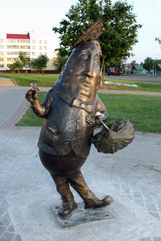 Памятник Огурцу в Шклове, фото с сайта byfacts.ru, автор не указан