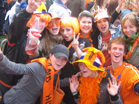 Оранжевое безумие Нидерландов - день рождения Виллема Александра