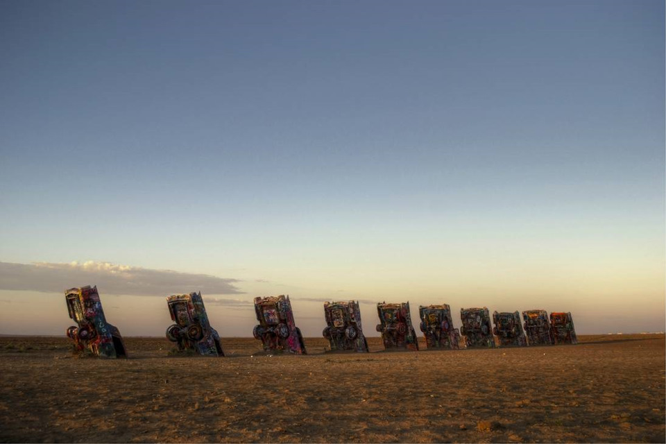 Ранчо Кадиллак — Необычный памятник Американской мечте! Ранчо Кадиллак — Необычный памятник Американской мечте! автомобили,автомобиль,история,машины,НОВОСТИ,тюнинг