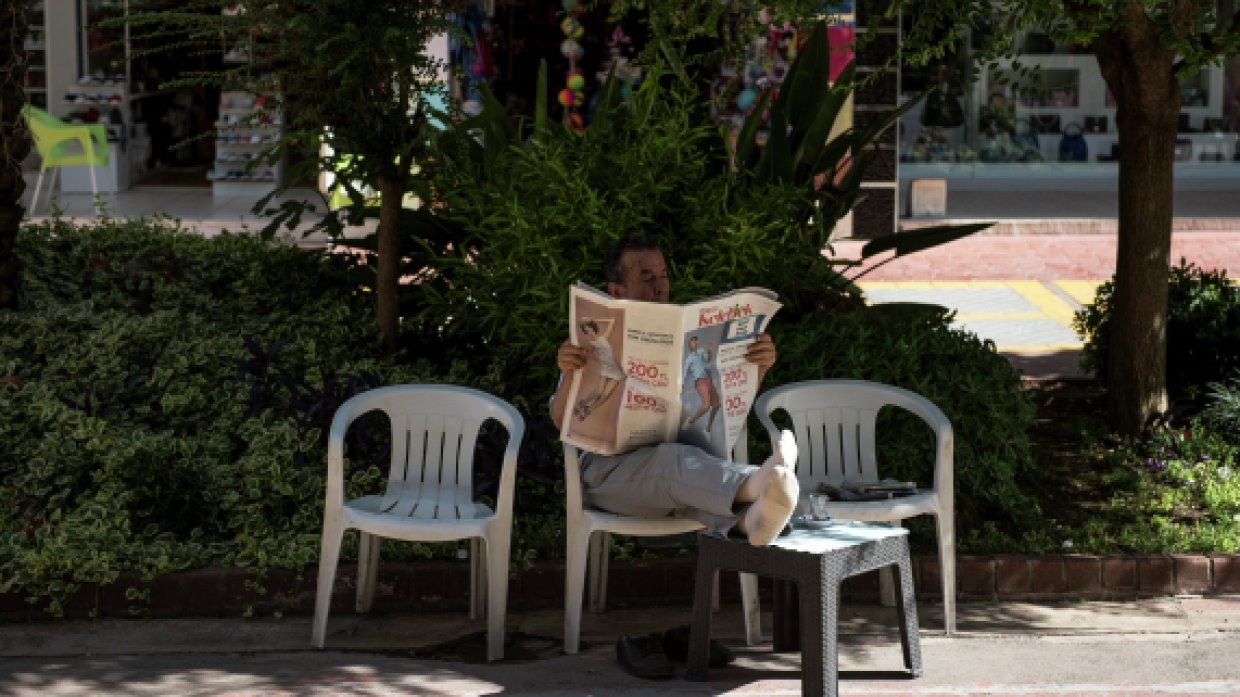 Шезлонгов мало, а еда не та: россияне назвали главные недостатки отдыха в Турции 