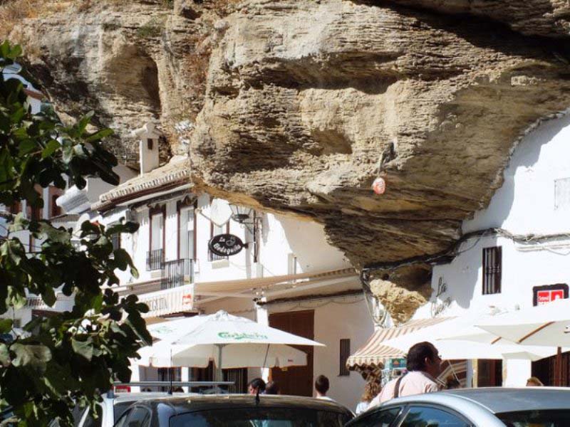 Удивительный городок в скале: Сетениль-де-лас-Бодегас авиатур