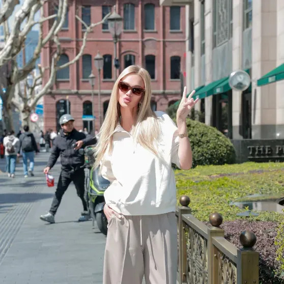 Виктория Лопырёва исполнила мечту и показала кадры из Китая с сыном