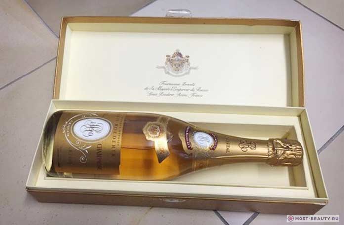 Louis Roederer, 1990 Cristal Brut - одна из самых дорогих бутылокшампанского в мире