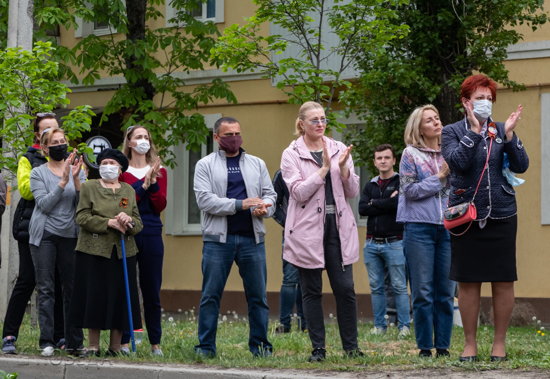 Несколько сотен человек пришли на церемонию прощания с мэром Ставрополя