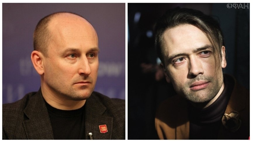 подсказывает актерам