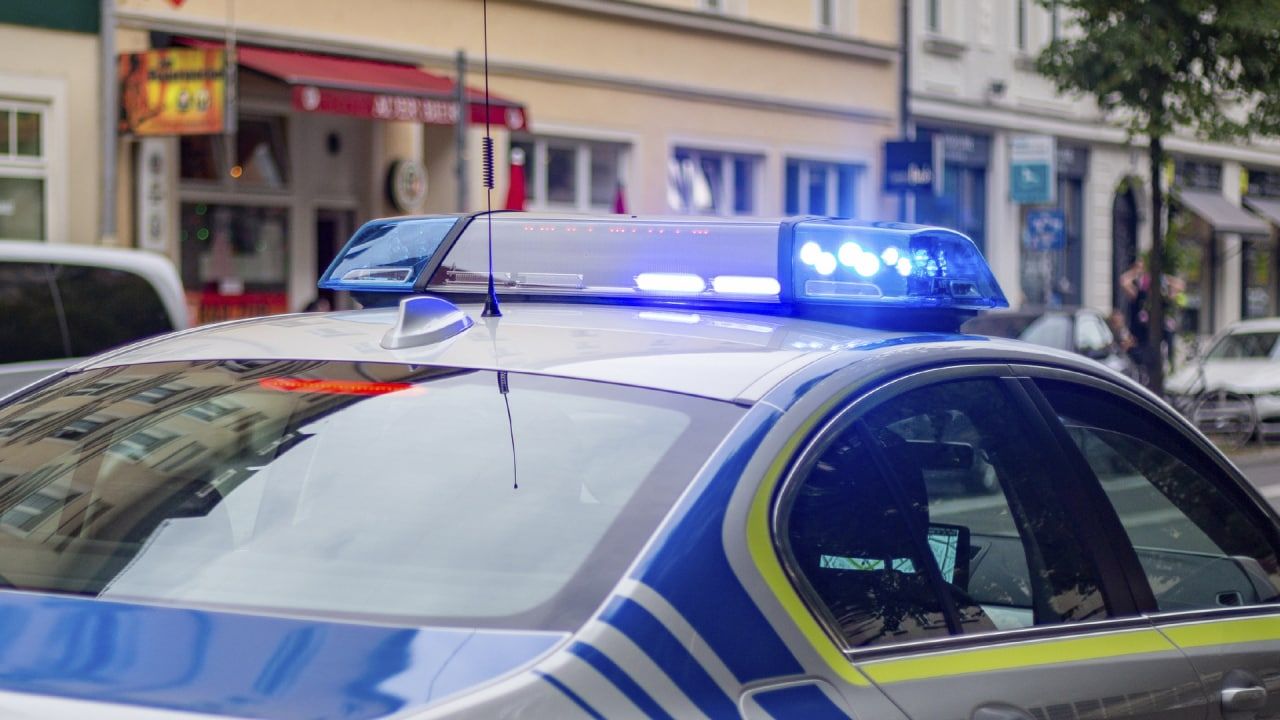 Фургон с 29 мигрантами попал в ДТП на трассе в Чехии Происшествия