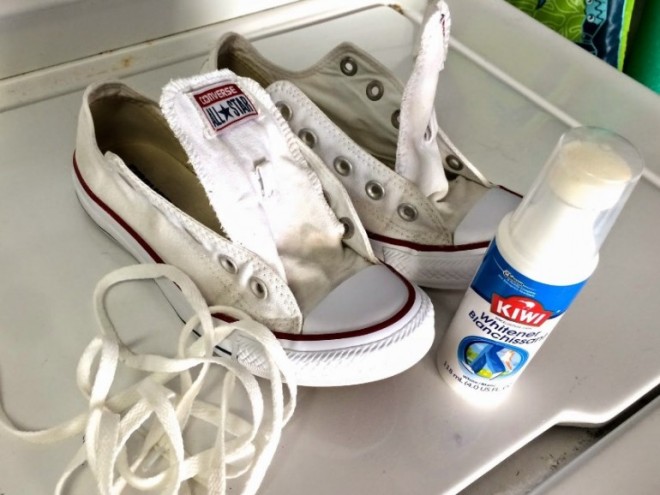Как очистить белую обувь в домашних условиях