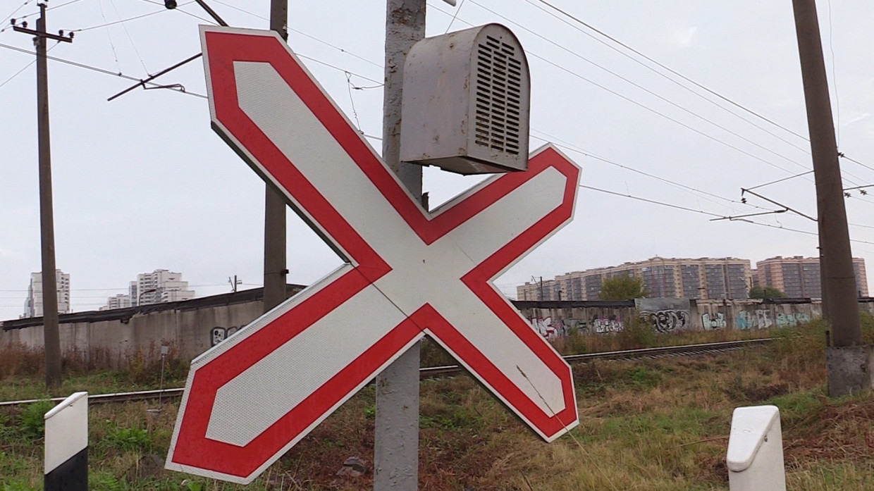 Движение транспорта на переезде платформы «Новопетровская» будет ограничено