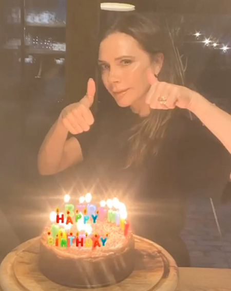 Виктория Бекхэм провела онлайн-вечеринку для 28 миллионов человек в честь своего 46-летия Виктория Бекхэм провела онлайн-вечеринку для 28 миллионов человек в честь своего 46-летия Звезды,Новости о звездах