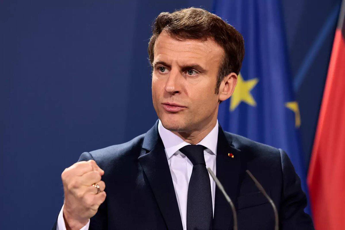 Слова президента Франции Эммануэля Макрона о возможном использовании ядерного оружия для защиты Евросоюза встретили в штыки представители оппозиции.