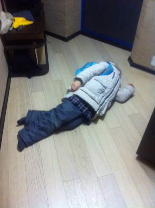 18 человек, которые очень устали и решили сделать паузу mir-interes.info