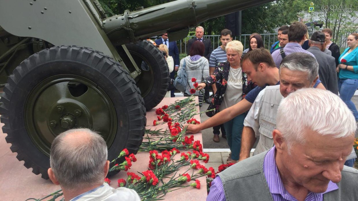 Памятник дивизионной пушке установили у завода «Краснознаменец» в Петербурге