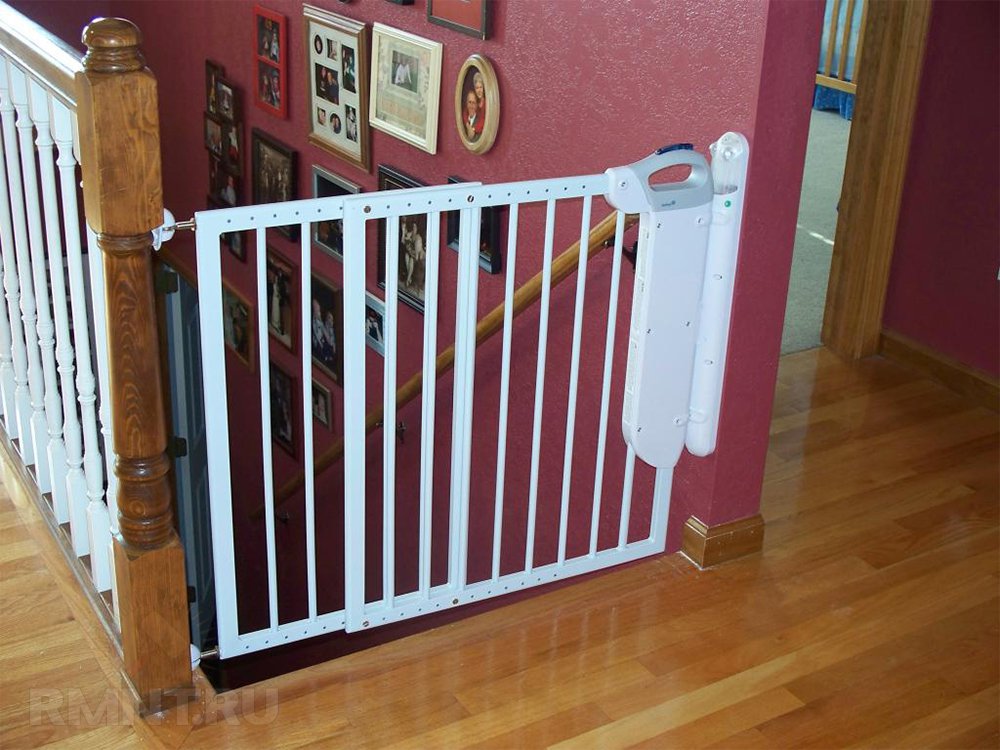 защита для детей на лестнице