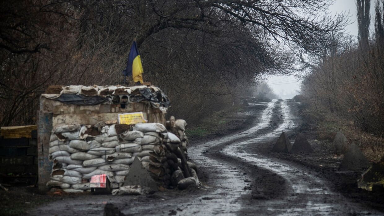 Донбасс сегодня: США приостановят военную помощь Киеву, ВСУ уничтожают свои позиции