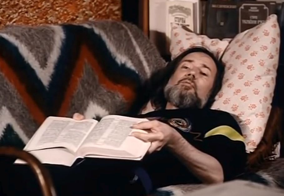 "Сам свинья и очередь из баб". Убогие хотелки российских мужчин 