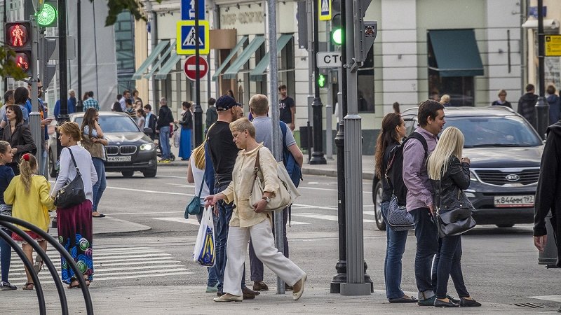 Москва живет по-новому: от wi-fi в автобусе до электробайка в парке