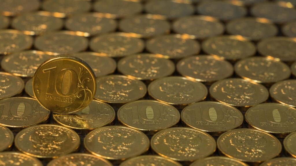 Эксперт СМИ2 рассказал, как можно решить проблему с возвращением в оборот монет