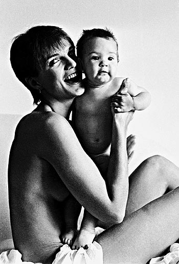 Сюзи Дайсон с дочерью Киной, 1980 год