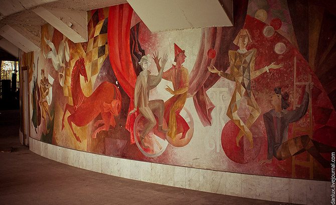 Атмосферная прогулка по заброшенному кишинёвскому цирку Атмосферная прогулка по заброшенному кишинёвскому цирку