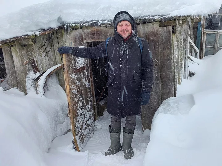 Дмитрий Давыдов снимает «Прозрачные земли» в заброшенной деревне не на краю земли