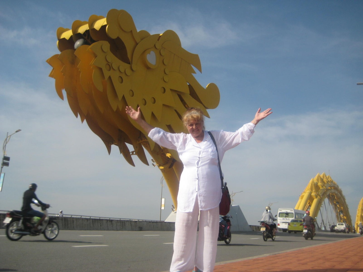 60-летняя женщина уже 8 месяцев путешествует по Азии и домой не собирается! азия,история,путешествие,самостоятельные путешествия