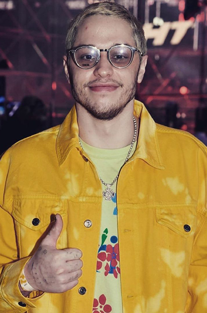 Новые подробности отношений Ким Кардашьян и Пита Дэвидсона: "Он не циклится на мелочах, и Ким находит это сексуальным" Новые подробности отношений Ким Кардашьян и Пита Дэвидсона: "Он не циклится на мелочах, и Ким находит это сексуальным" Звездные пары