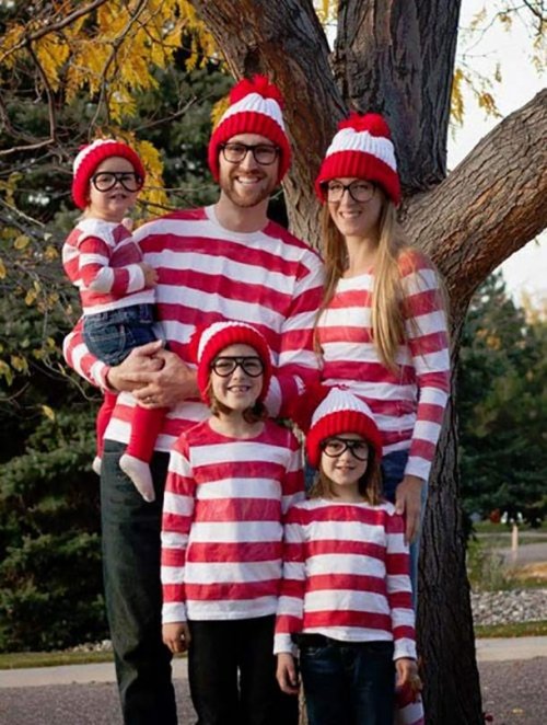 Прикольные самодельные костюмы на Хэллоуин для весёлой компании, которые не ударят по вашему бюджету Прикольные самодельные костюмы на Хэллоуин для весёлой компании, которые не ударят по вашему бюджету