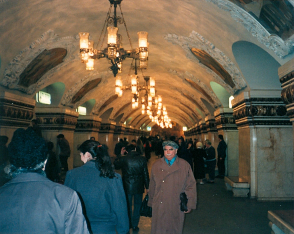 1990 год в ссср. Станция метро Московская 90е СПБ. Московское метро в 1990е. Московский метрополитен 1990. Московский метрополитен в 1990е годы.