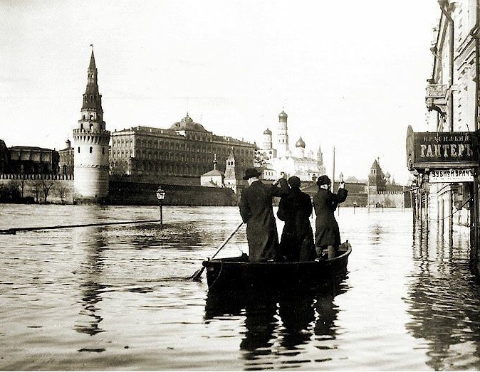 В городах тоже знают об этой проблеме. половодье, прикол, юмор