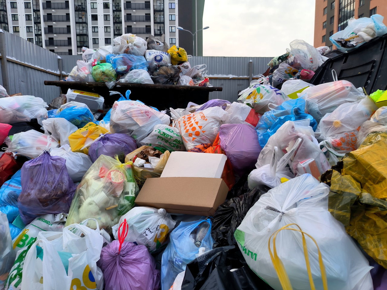 Губернатор Авдеев предложил в четыре раза поднять штрафы за невывоз мусора