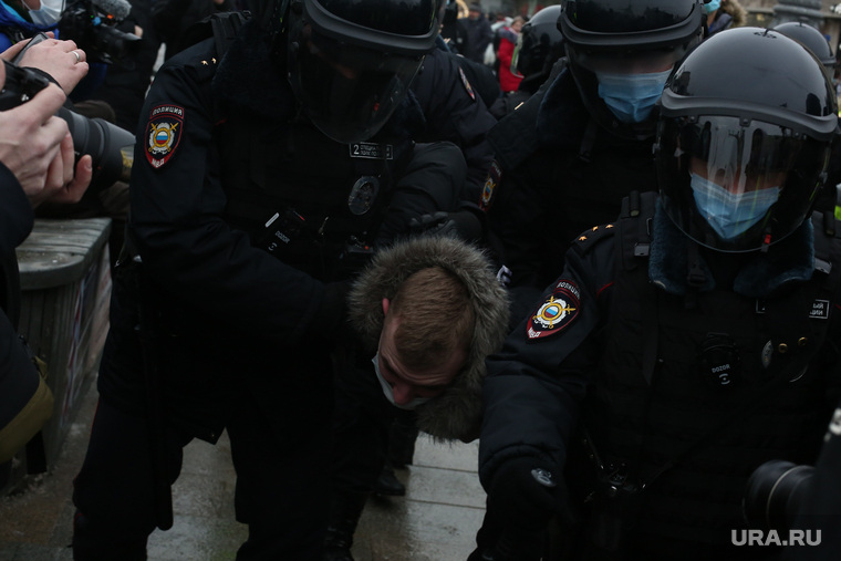 В России из-за беспорядков на митингах завели 20 уголовных дел