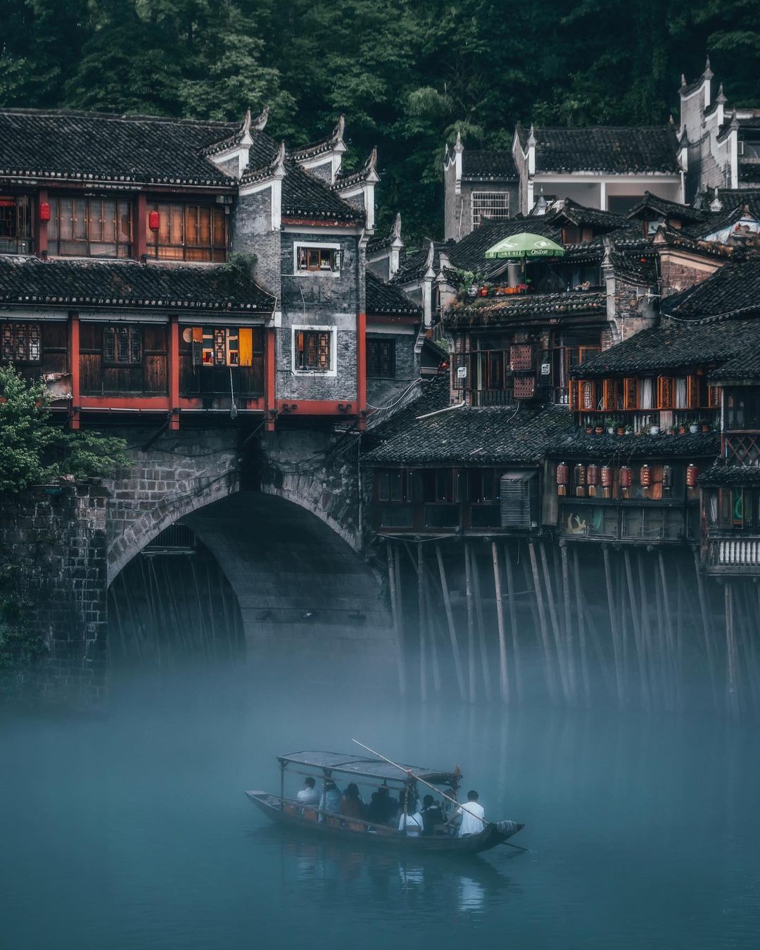 Атмосферные китайские улицы на снимках Чэня Юй Чэня Атмосферные китайские улицы на снимках Чэня Юй Чэня города,Китай,тревел-фото,улицы