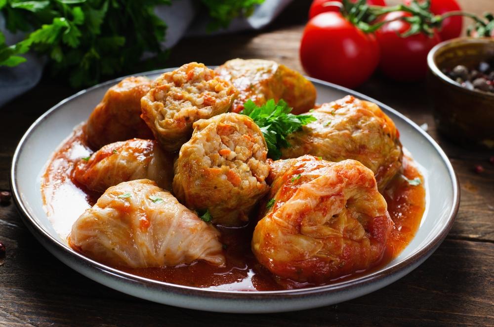 Постные голубцы с шампиньонами и рисом: рецепт чтобы, грибы, голубцов, капусту, водой, листы, молотый, только, голубцы, посолите, двумя, несколько, грибов, добавьте, среднем, кочан, сковороду, мягкими, щепотками, тушите