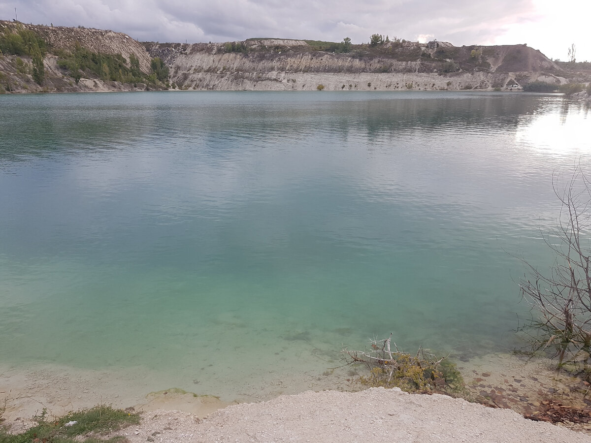 Чистейшая пресная вода в озере.