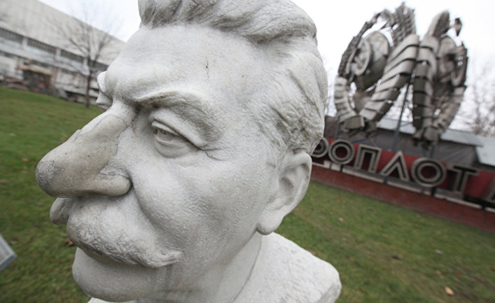 Folha de S. Paulo : неожиданный рост популярности Сталина в Бразилии заставил вспомнить факты его жизни Политика