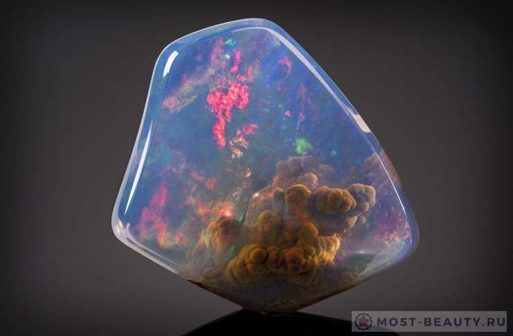Самые красивые минералы планеты: Голубой опал «Вселенная»