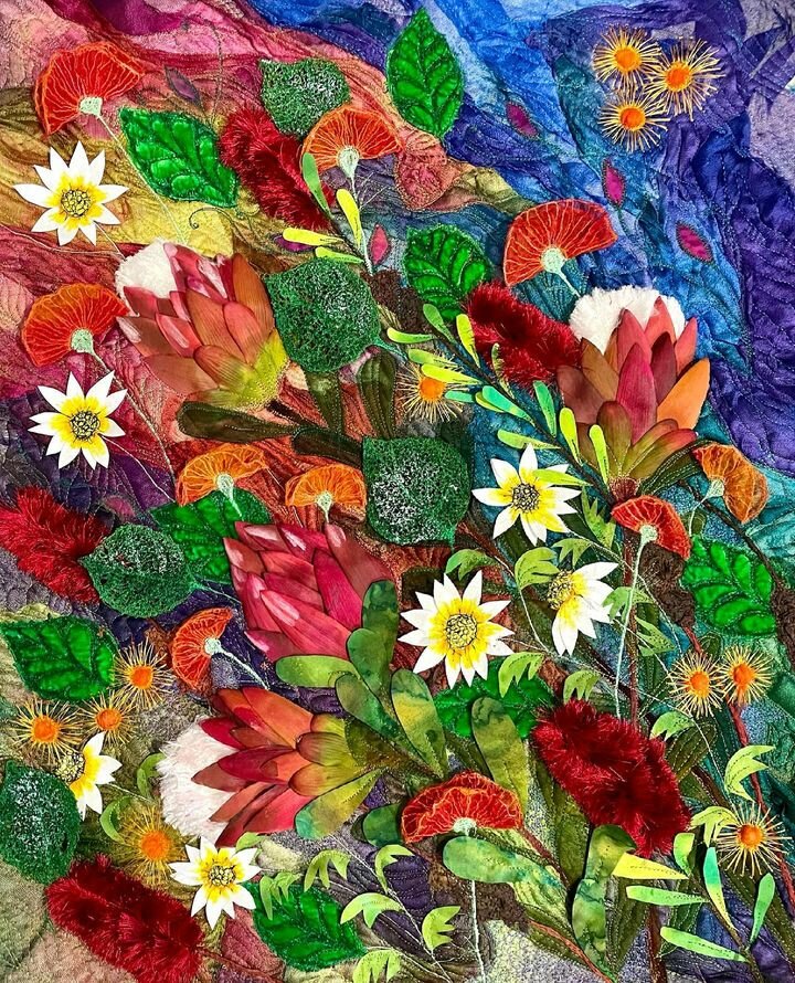 Лоскутная магия садовых цветов - волшебные творения Мишель. Приглашаю к размышлению Мишкульниг, работыМишель, Мишель, работы, окрашивание, цветов, ткани, стежки, использует, мастера, потом, своих, думаете, картины, главное, только, волшебство, своей, всегда, которые