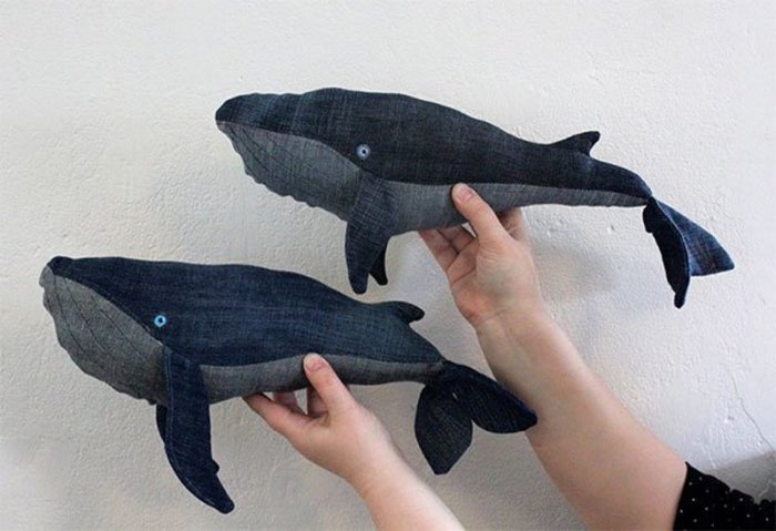 Джинсовый кит — простая в создании, но очень интереснаяtyisho.com игрушка или предмет декора. /Фото: 
