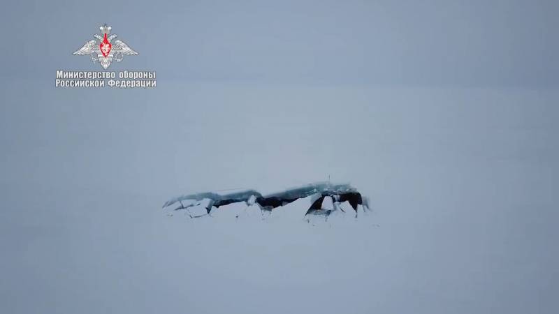 Экспедиция «Умка-2021». Подлодки, самолеты и арктический потенциал армия