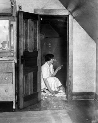 Странная история Вальбурги Остеррайх, которая годами держала тайного любовника на чердаке 