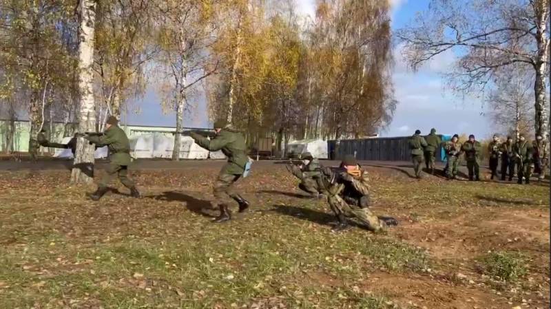 Не несите чушь, вам с нами в одном окопе не сидеть! армия