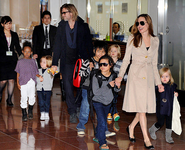 Анджелина Джоли впервые рассказала о причинах расставания с Брэдом Питтом Анджелина Джоли впервые рассказала о причинах расставания с Брэдом Питтом Звезды,Звездные пары