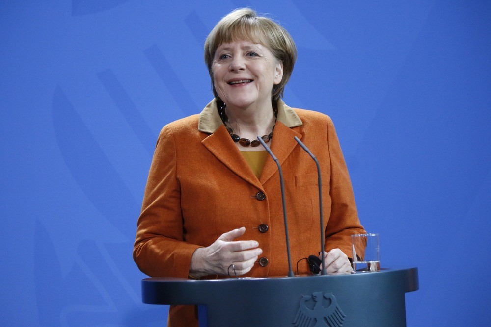 «Она сама не верит в свой бред»: новогоднее обращение Меркель взбесило немцев